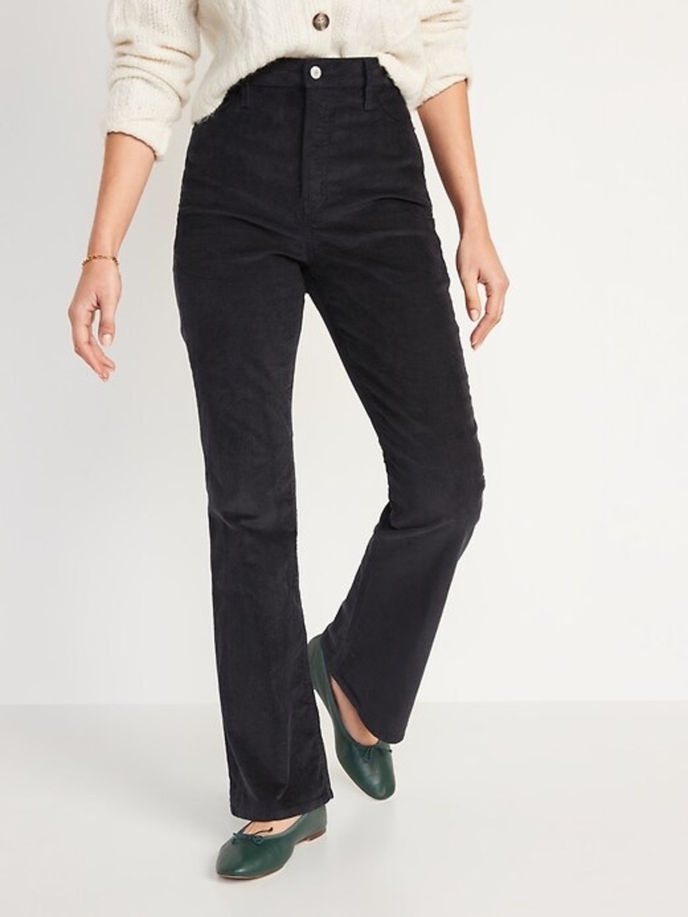 Old Navy Higher High-Rise Corduroy Flare Pants in Black, Size 6